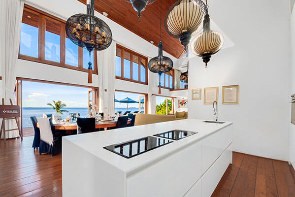 Villa Riva - show kitchen and indoor dining